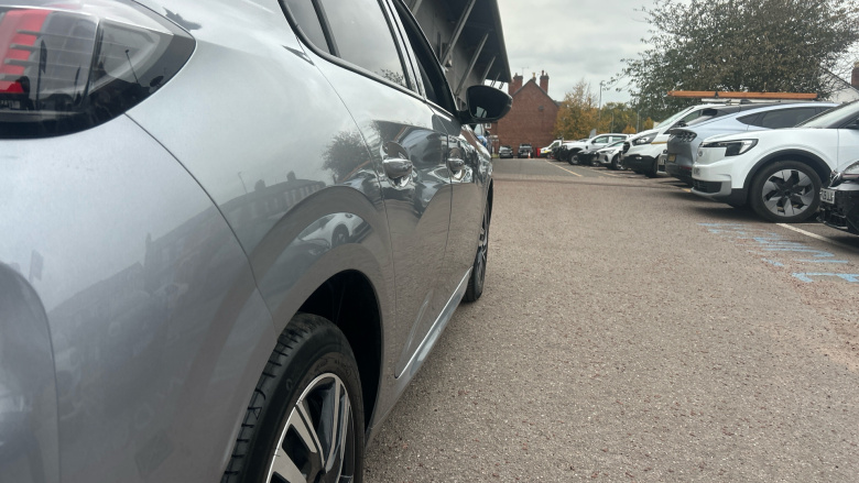 Peugeot 208 1.2 PureTech 100 Allure Premium + 5dr Petrol Hatchback